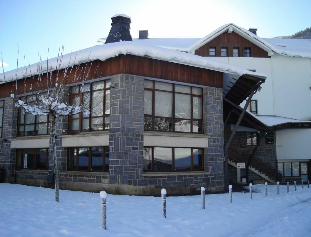 Hotel Y Apartamentos Snoe Isaba Exterior foto